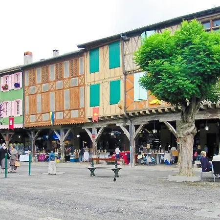 No 14 , 15 Meters Plein Centre Tres Calme Netflix ,terrace Sleeps 4 70 M2 Apartment *