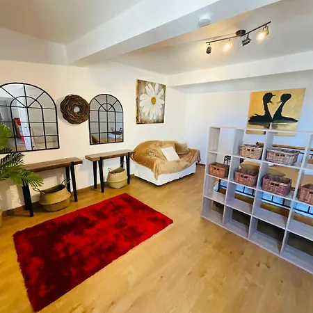 No 14 , 15 Meters Plein Centre Tres Calme Netflix ,terrace Sleeps 4 70 M2 *